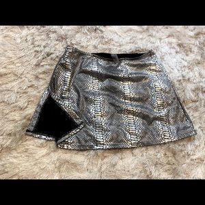Snakeskin mini skirt size medium